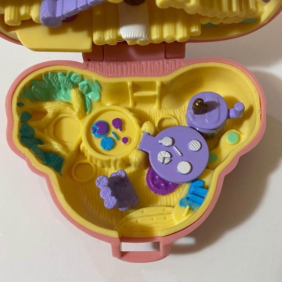 Bluebird Vintage Polly Pocket 1994 Koala Picnic Playset - Picture 4 of 10